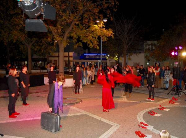 Una emocionante performance flamenca de ‘Zapatos Rojos’ cierra en Palmones la semana reivindicativa contra la Violencia de Género’