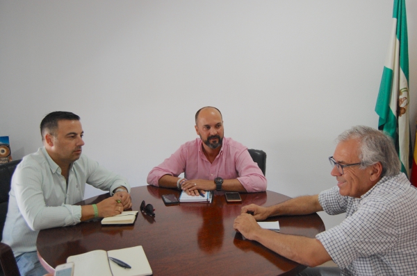 Alconchel se reúne con el responsable de Desarrollo de Endesa en la comarca