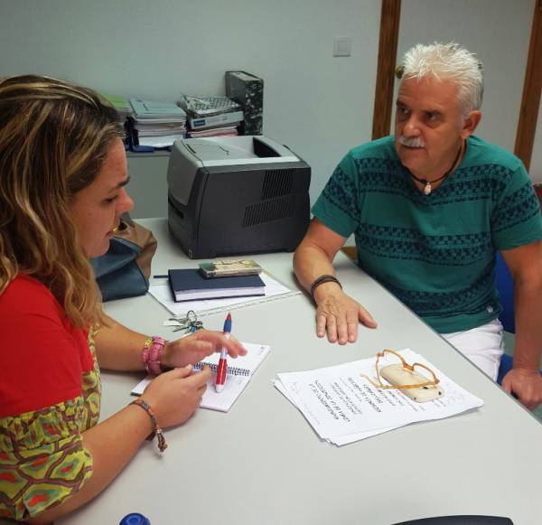 La concejal de Salud de La Línea felicita a José Romero por su premio “Andalucía+social” de la consejería de Igualdad