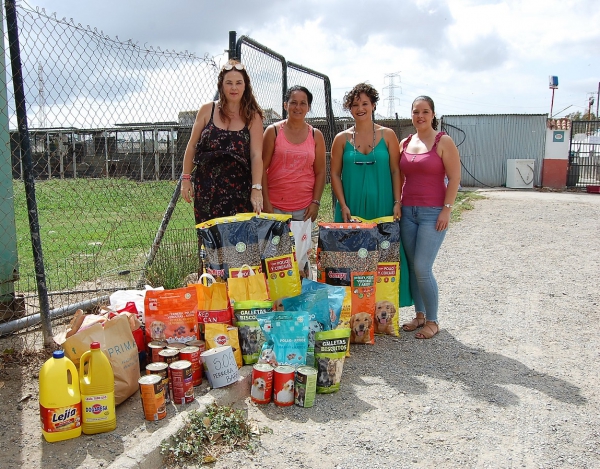 Los Barrios 100x100 entrega 150 kilogramos de alimentos a SOS Perrera Los Barrios