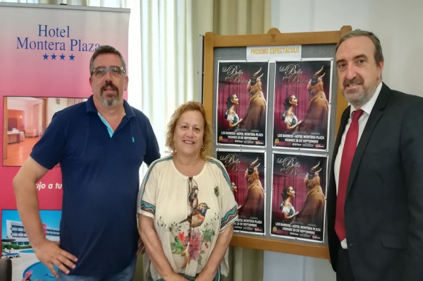 Roldán presenta el cartel del espectáculo ‘La Bella y la Bestia’ en el Hotel Montera Plaza