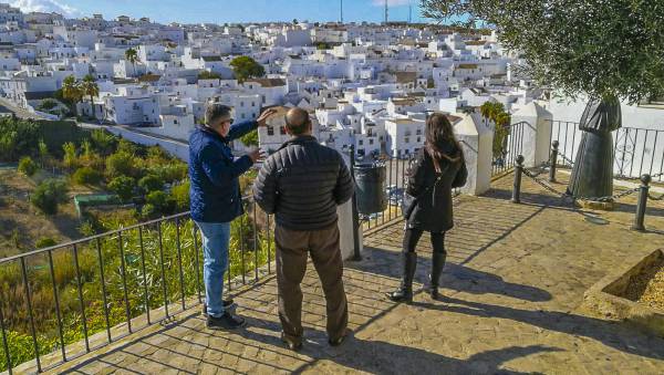 Los responsables de dos importantes navieras conocen la oferta turística de la provincia de Cádiz