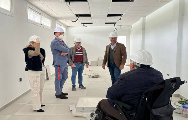 Alconchel visita las obras de la nueva sede de la Asociación de Discapacitados ‘La Montera’ de Los Barrios