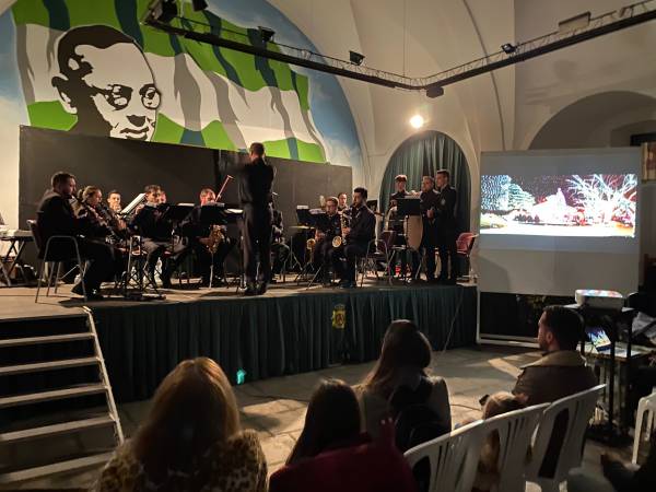 La Asociación Cultural Banda de Música ‘Maestro Infantes’ de Los Barrios llena el edificio El Pósito