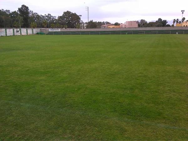 El Ayuntamiento de Los Barrios mejorará la iluminación de los campos de fútbol de Los Cortijillos y Palmones con focos tipo led