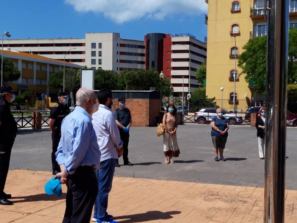 El Ayuntamiento de La Línea se suma a los diez días de luto oficial decretados por el Gobierno en memoria de las víctimas del Covid-19