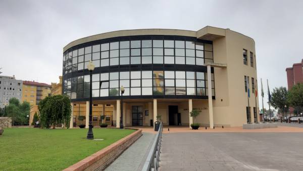 El Ayuntamiento de La Línea reanudará a partir del lunes los plazos administrativos y tributarios suspendidos con motivo del Estado de Alarma