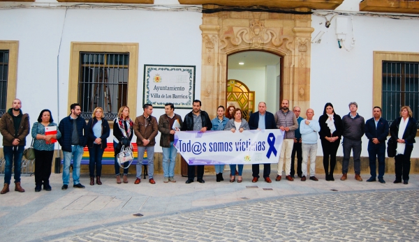 Minuto de silencio y moción por el 25N de la Corporación del Ayuntamiento de Los Barrios contra la violencia de género