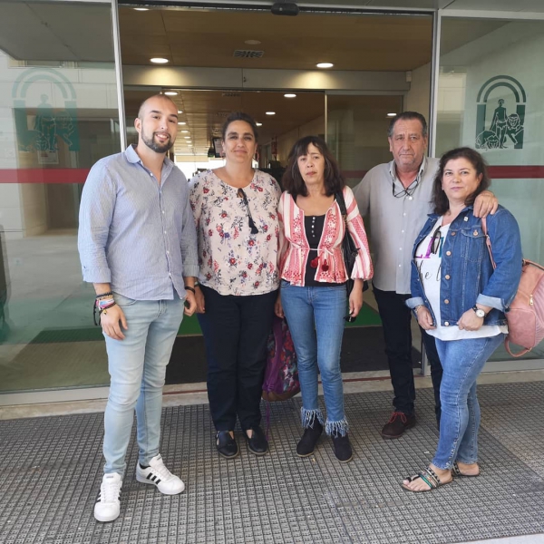 Adelante Andalucía y vecinos reclaman a la Junta un plan de rehabilitación de las 472 viviendas de Los Barrios
