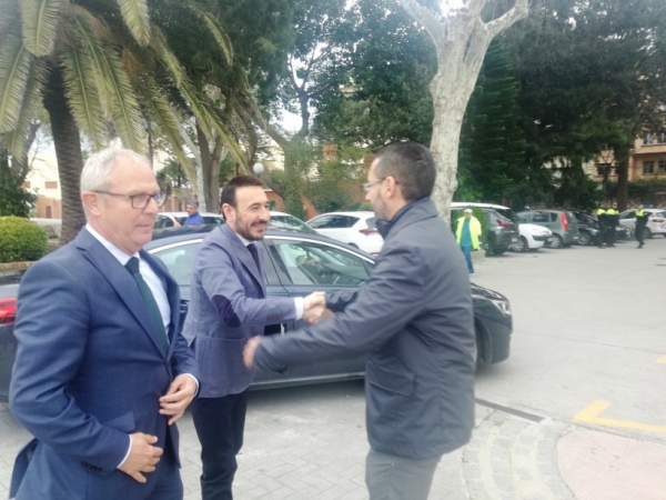 La reunión con el Viceconsejero de Presidencia y los delegados territoriales termina sin compromisos concretos de la Junta de Andalucía