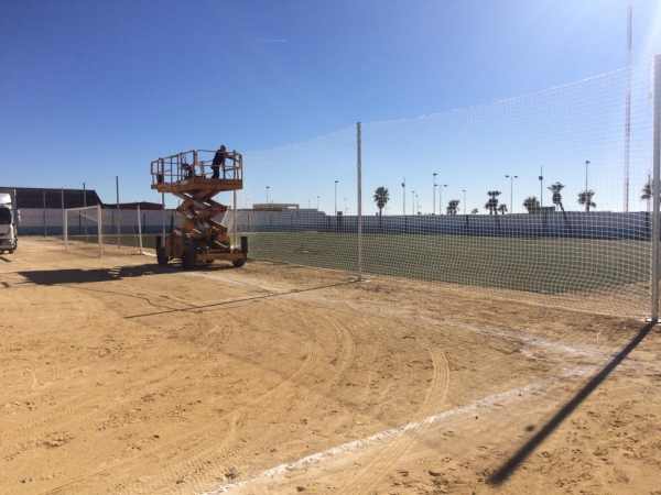 Deportes instala nuevo equipamiento en los campos Pozo y Miguel Ángel Izaguirre