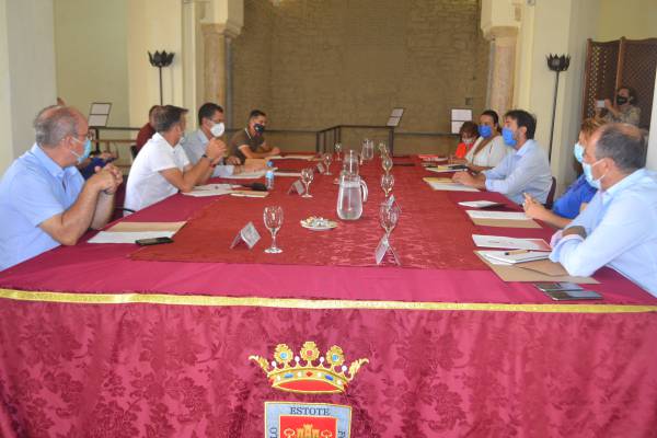El Ayuntamiento de Tarifa encabezará la representación de las entidades locales del Estrecho afectadas por el alga