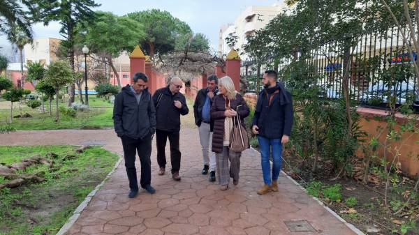 El Ayuntamiento de La Línea presenta el proyecto de recuperación de los Jardines Saccone a la delegación provincial de Cultura