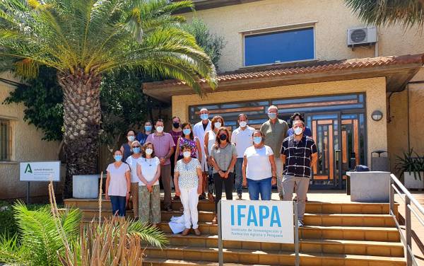 Ifapa La Mojonera y Las Chozas colaboran para avanzar en el aprovechamiento agrícola del alga asiática