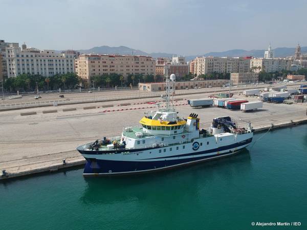 El buque Ángeles Alvariño comienza una campaña de investigación para evaluar el estado de los hábitats del mar de Alborán