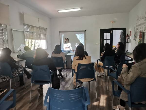 El COF de Los Barrios inicia su curso con el taller  ‘Familias y autoestima I’