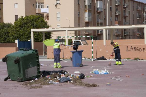 El Ayuntamiento de La Línea realiza las primeras entrevistas para la incorporación de seis personas de limpieza adscritas a la “Iniciativa Aire”