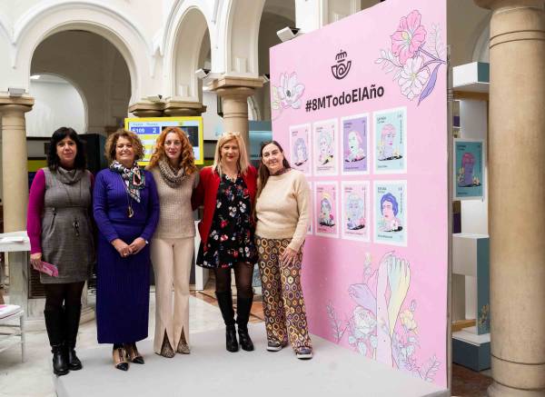 Correos inaugura en Sevilla la exposición 8MTodoElAño dedicada a mujeres emblemáticas en la lucha por la igualdad
