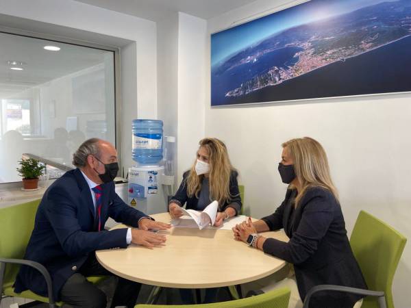 Ana Mestre valora el impulso que el nuevo director gerente ha dado al Consorcio de Transportes en el Campo de Gibraltar