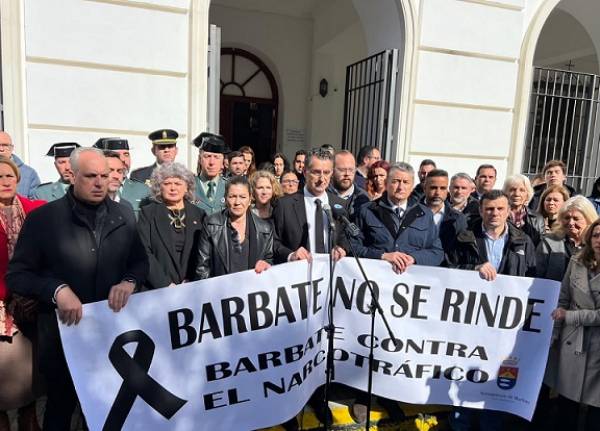 El alcalde representa a San Roque en el acto de condena por el asesinato de dos guardias civiles en Barbate