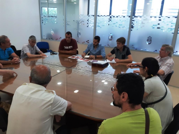 Concluyen las rondas de contactos entre Mario Fernández e inquilinos de las promociones de Emusvil