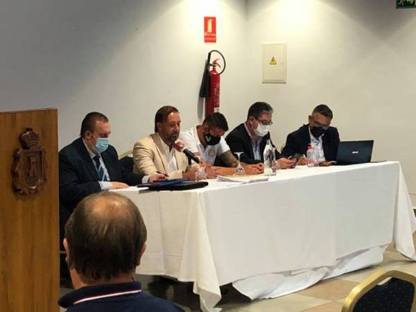La directiva de la Unión Deportiva Los Barrios acusa a Reygadas Sports de incumplir el contrato de gestión