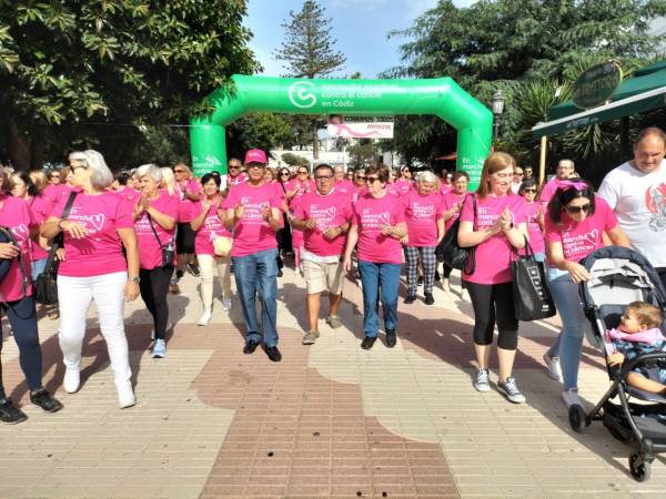 Marcha rosa  contra el cáncer de mama en Tarifa