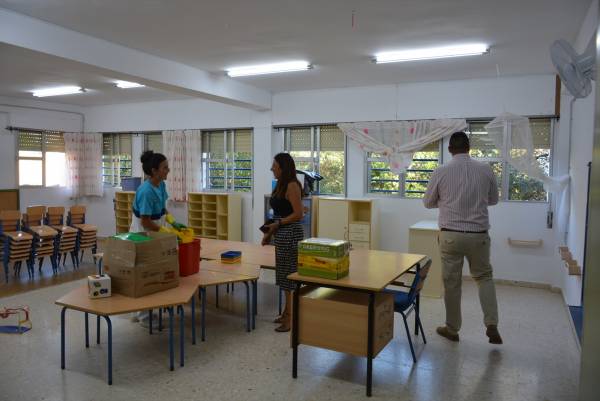 Inspección a labores de limpieza de los colegios de San Roque antes del comienzo del curso