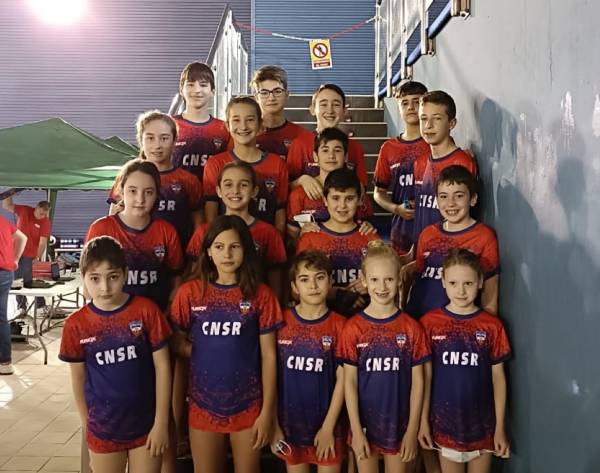 El CN San Roque mejora sus marcas en la prueba de Los Barrios del Provincial de Jóvenes Nadadores