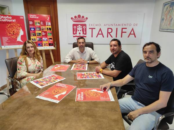 La escritora Carmen Posadas abre el 30 de septiembre un “Otoño Cultural” en Tarifa que trae a José Sacristán al Alameda