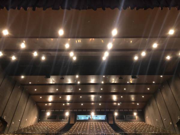 El Ayuntamiento de La Línea licita un servicio técnico auxiliar para el Teatro Paseo de la Velada y el Palacio de Congresos