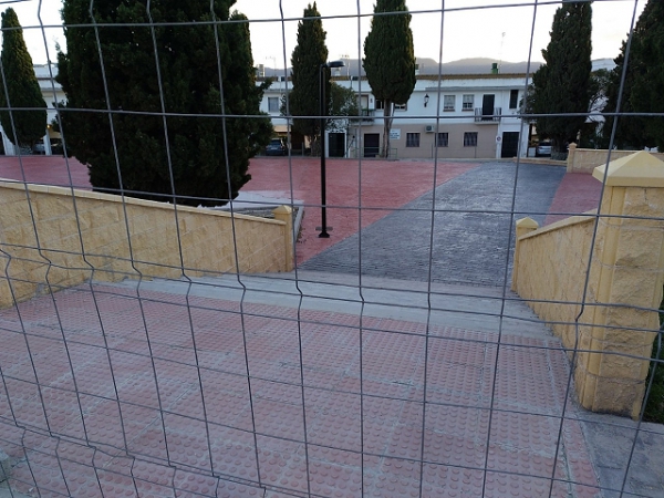 Podemos pide al Ayuntamiento “que se ponga las pilas” con el parque de la plaza Mariquiqui