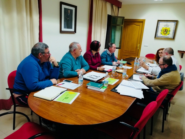 El equipo gobierno de Los Barrios y sindicatos inician el grupo de trabajo para consensuar medidas de ahorro del gasto municipal