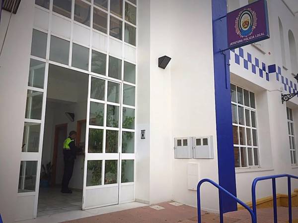 La Policía Local de Los Barrios intensifica la vigilancia para contribuir a minimizar la propagación de la pandemia en el municipio