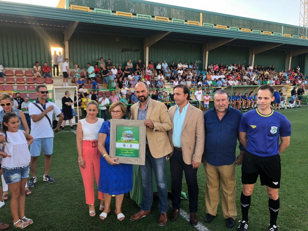 El fútbol barreño vuelve a homenajear por segundo año al histórico dirigente barreño Alfonso Oliva
