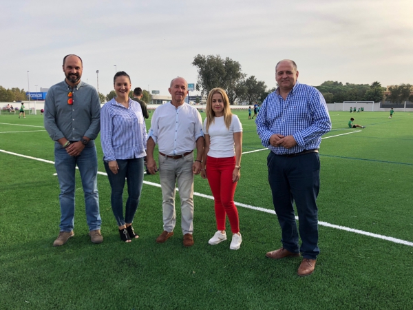Los Cortijillos estrena su campo de fútbol de césped artificial
