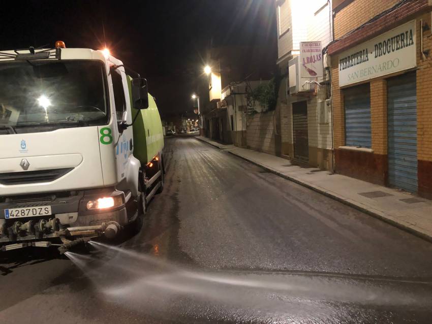 Los trabajos de desinfección de Limpieza en La Línea se han llevado a cabo en las inmediaciones de la plaza de toros y zona centro