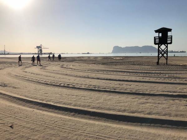 El PSOE barreño muestra su preocupación por el nuevo proyecto industrial junto a la playa de Palmones