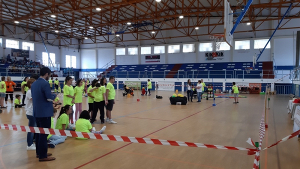 El colegio Virgen del Amparo de La Línea celebra sus IV Juegos Cooperativos