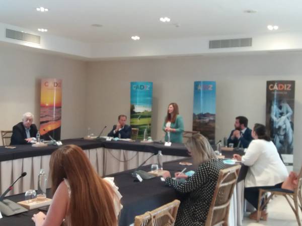 La Delegada Especial de la Mancomunidad, Ana Ruiz, participa en un encuentro provincial de Turismo