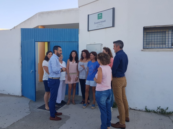 El equipo de gobierno de La Línea apoya el mantenimiento de los puestos de trabajo de la plantilla de la Escuela Infantil La Atunara