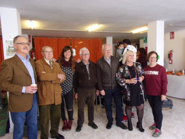 Un barrio de todos ha celebrado el Día de Andalucía compartiendo desayuno andaluz con vecinos y usuarios