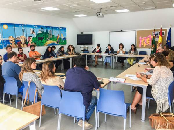 Diputación de Cádiz convoca a los empresarios turísticos de la provincia para definir la estrategia de 2022