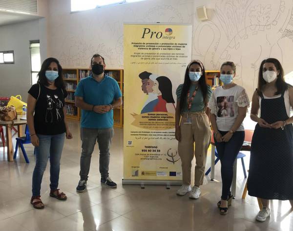 El Ayuntamiento de Los Barrios cede a ‘Márgenes y Vínculos’ la biblioteca para un cuentacuentos sobre igualdad de género del proyecto ‘Prointegra’