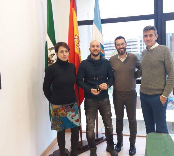 El alcalde de La Línea ha recibido a Jonathan Quiñones, mejor expediente de FP de Andalucía