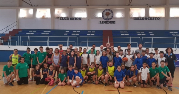 Hoy se ha celebrado en el Pabellón Polideportivo de La Línea la Liga Escolar Municipal de Baloncesto
