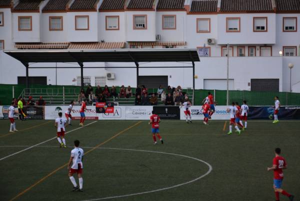 El CD Guadiaro gana la ida de la Copa Provincial a la Unión Deportiva Roteña (3-2)
