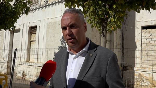 El alcalde de San Roque reclama a la Junta 1,5 millones de impuestos