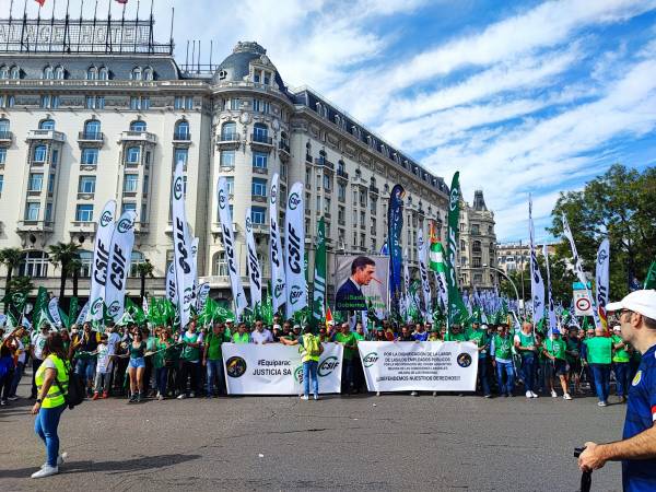 CSIF Cádiz moviliza a más de un millar de personas hasta Madrid contra el empobrecimiento social y por una subida salarial justa