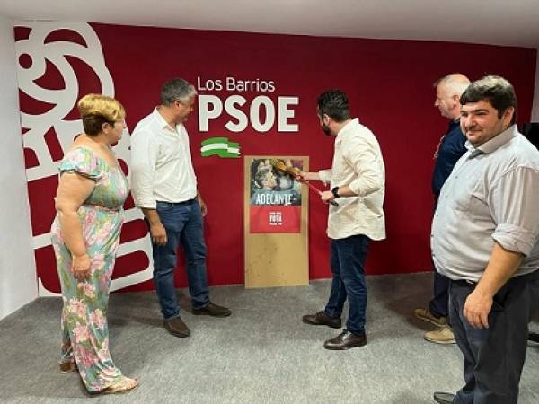 PSOE : &quot; El PP de Los Barrios utiliza cortinas de humo para no hablar de los problemas y desigualdades de los barreños y barreñas&quot;
